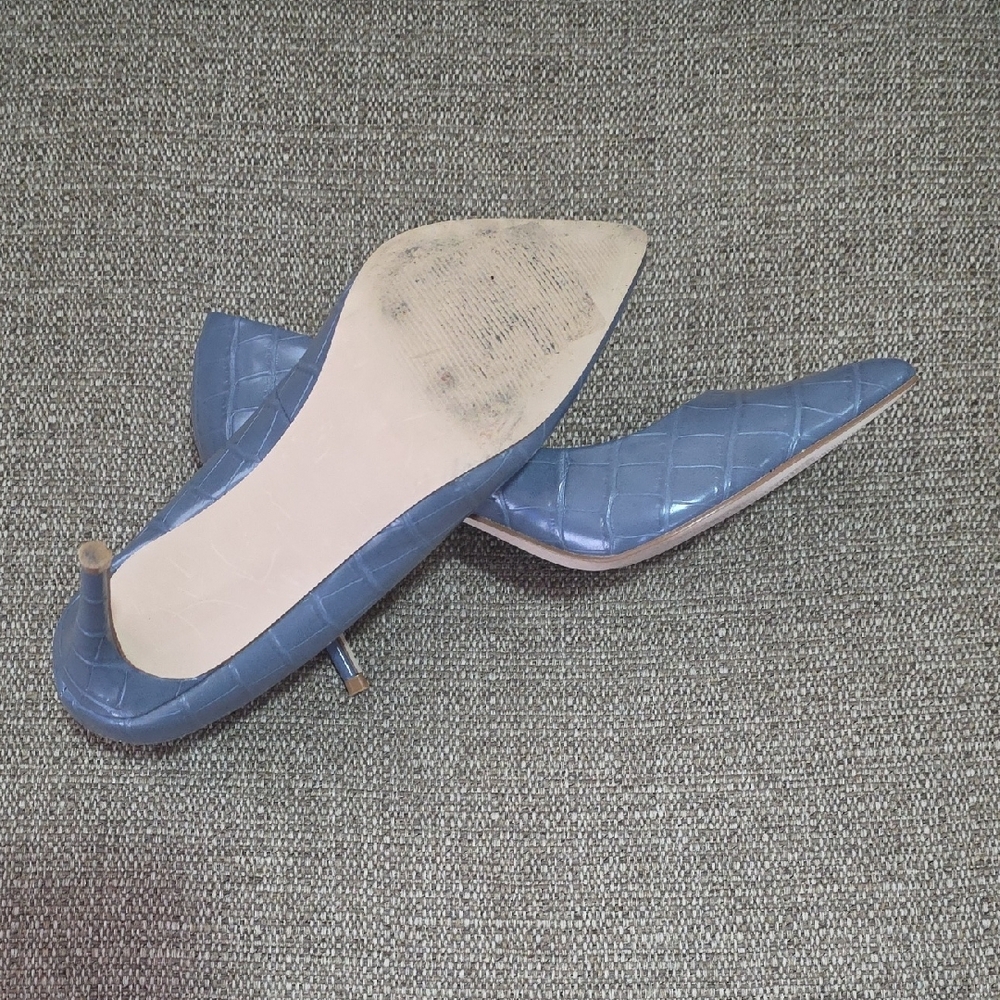 Steve Madden Slate Croc-Embossed Heels - Picture 4 of 5